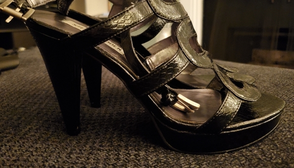 Shoes - Picture 4 of 5